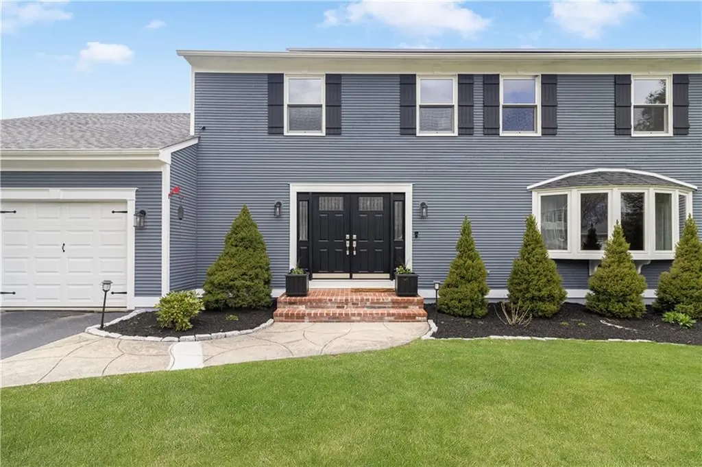 85 Mollie Drive Cranston RI 02921