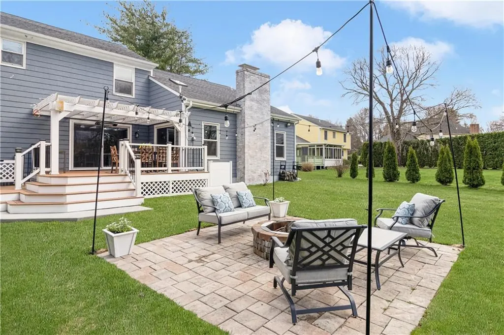 85 Mollie Drive Cranston RI 02921