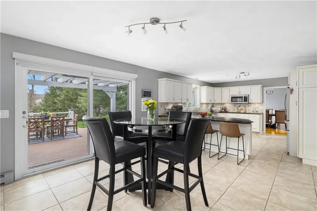85 Mollie Drive Cranston RI 02921