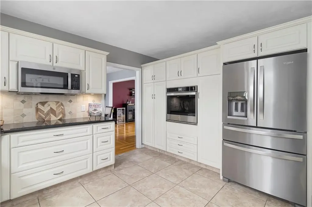 85 Mollie Drive Cranston RI 02921