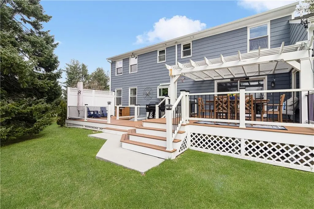 85 Mollie Drive Cranston RI 02921