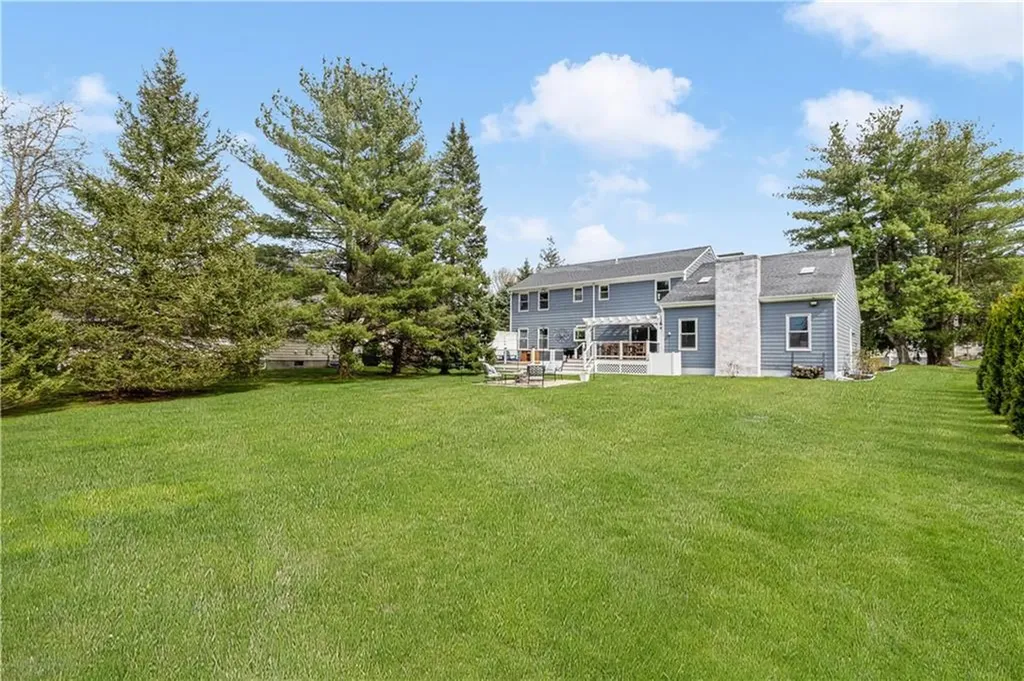 85 Mollie Drive Cranston RI 02921