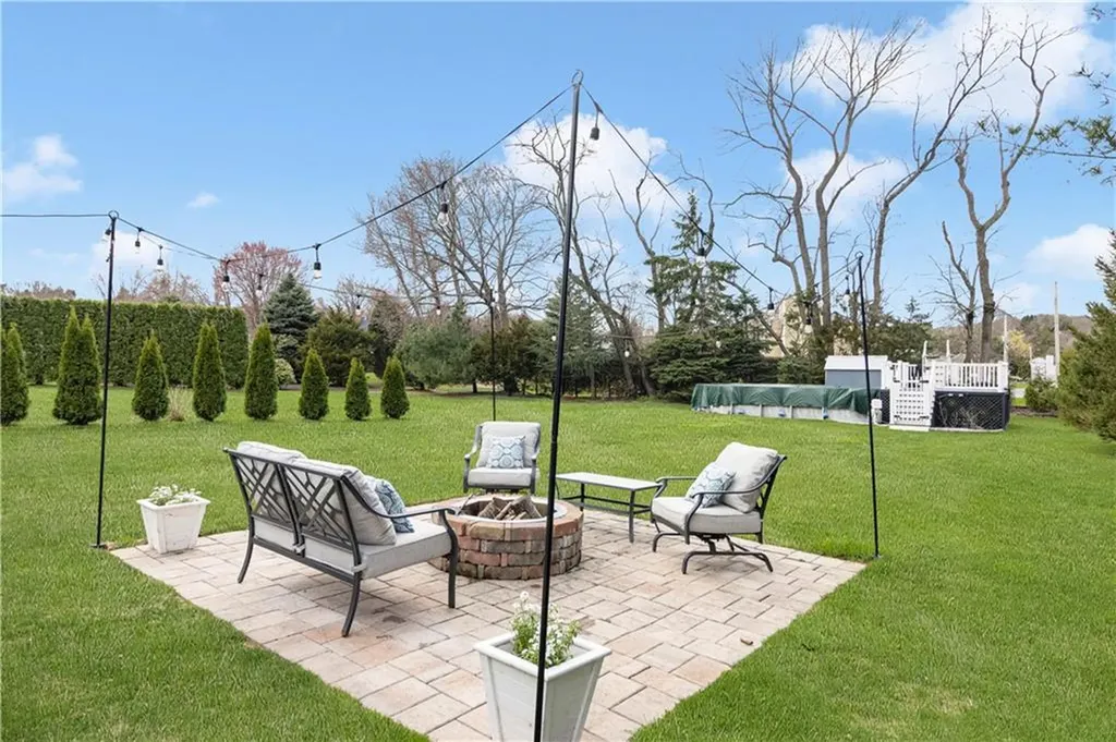 85 Mollie Drive Cranston RI 02921