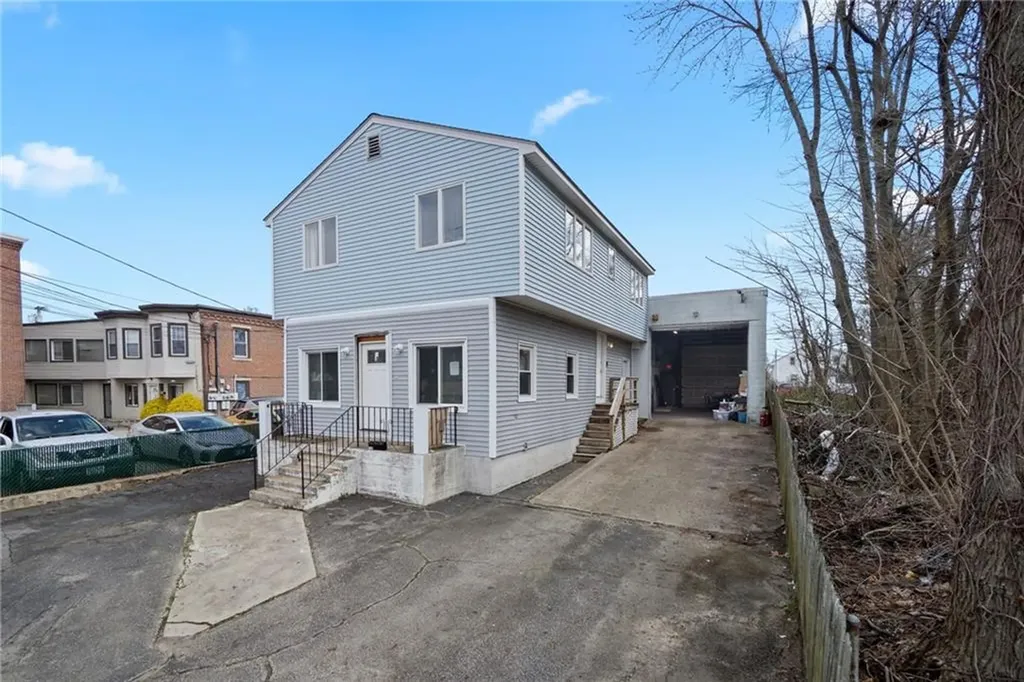 1105 Charles Street North Providence RI 02904