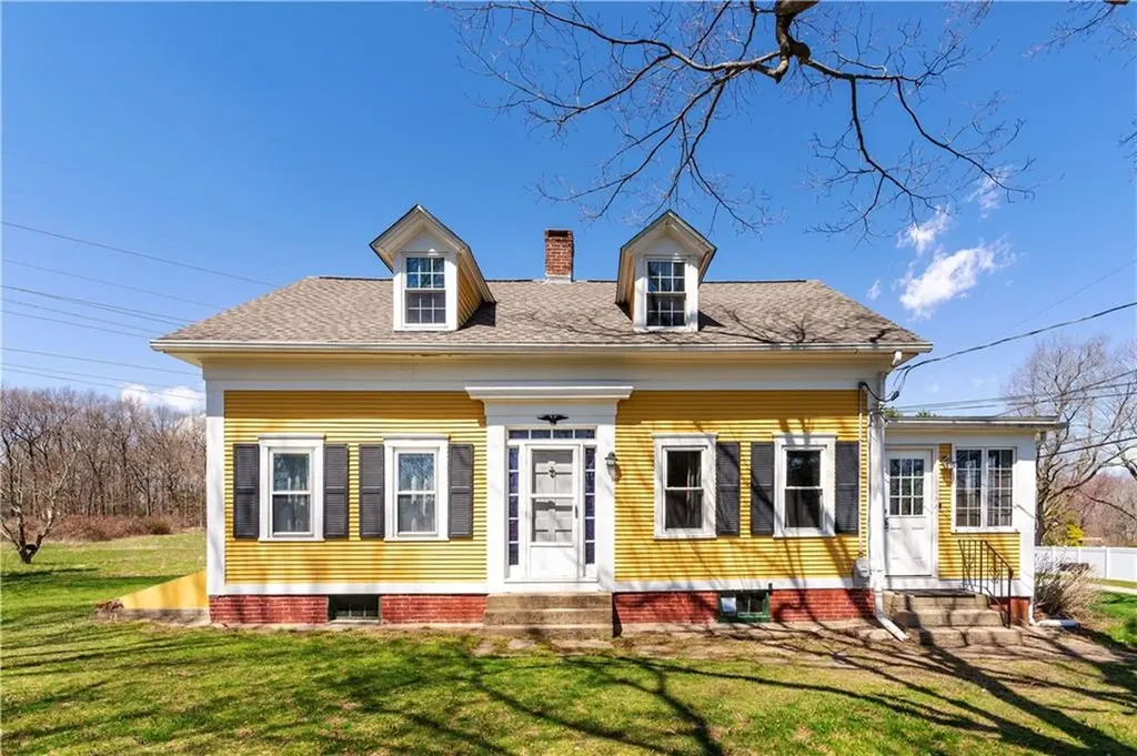 34 Taylor Road Johnston RI 02919