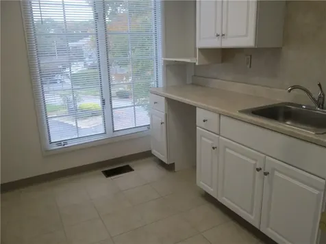 33 College Hill Road Warwick RI 02886