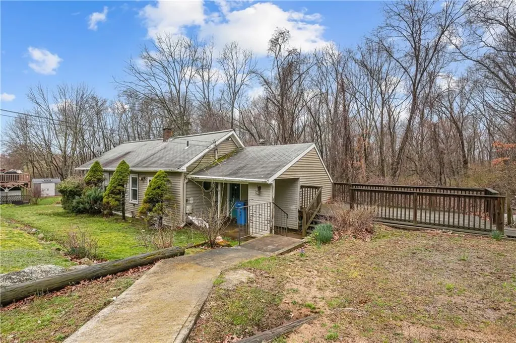 135 Lippitt Avenue Cranston RI 02921