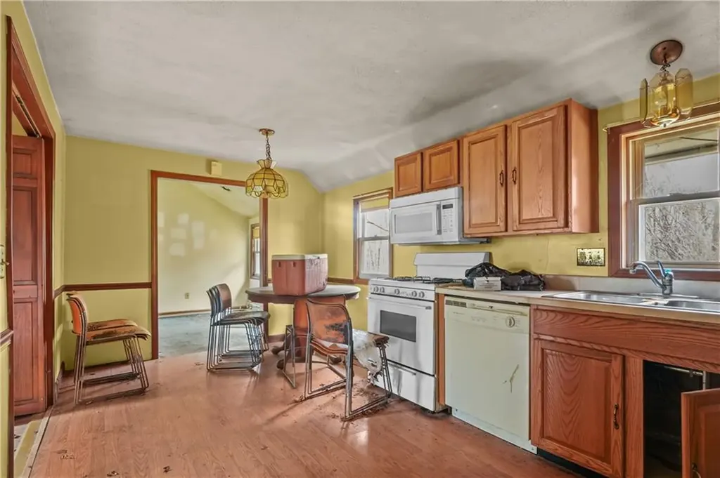 135 Lippitt Avenue Cranston RI 02921