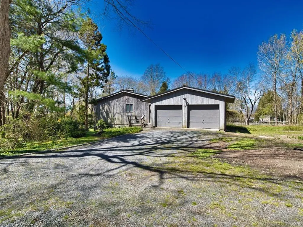 58 Leonard Drive Tiverton RI 02878