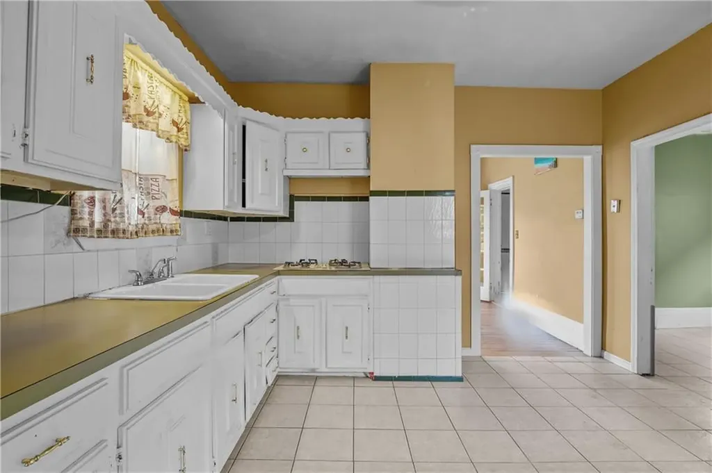 75 Detroit Avenue Providence RI 02907