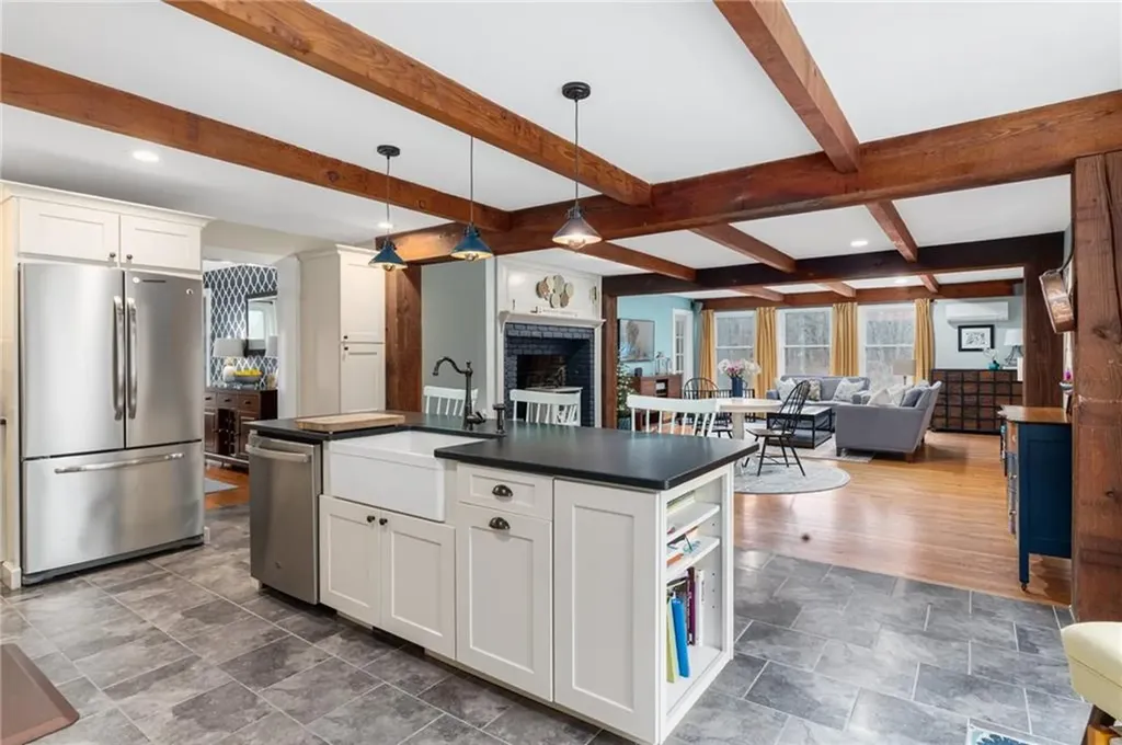 25 Sheffield Hill Road Exeter RI 02822