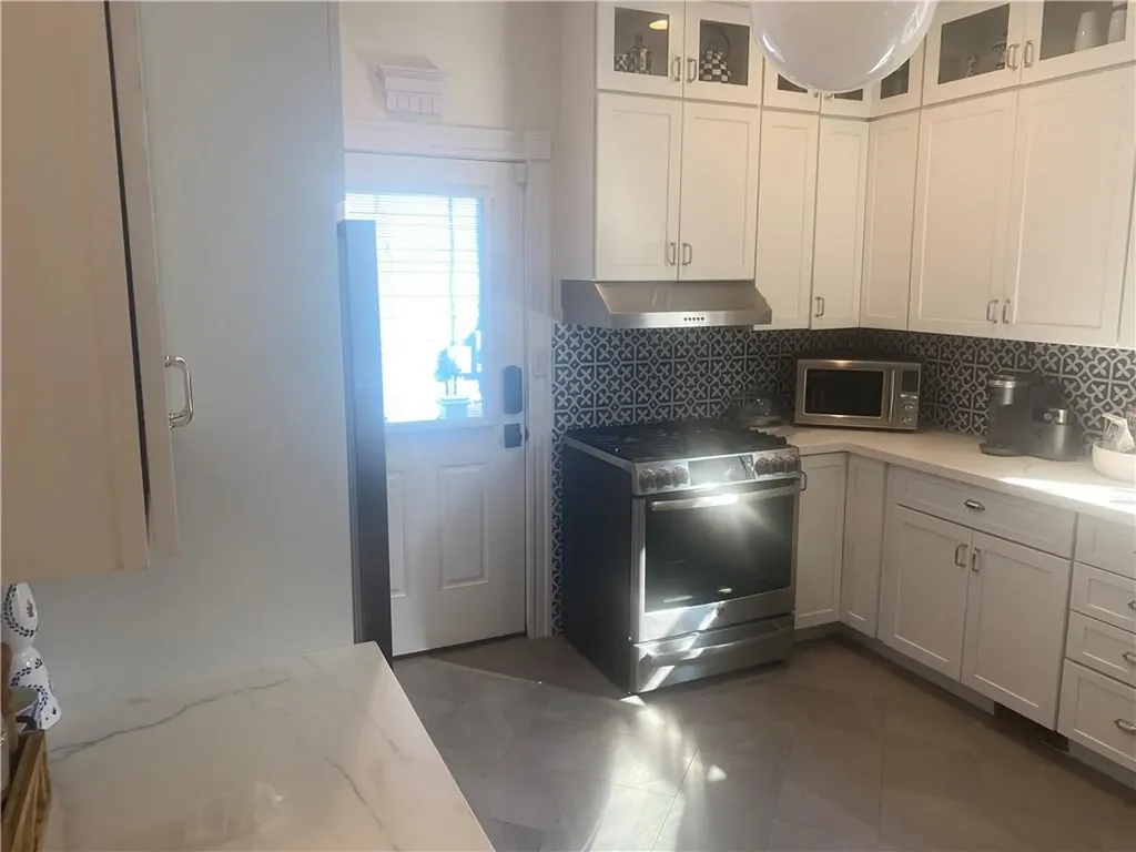 27 Mann Avenue Newport RI 02840