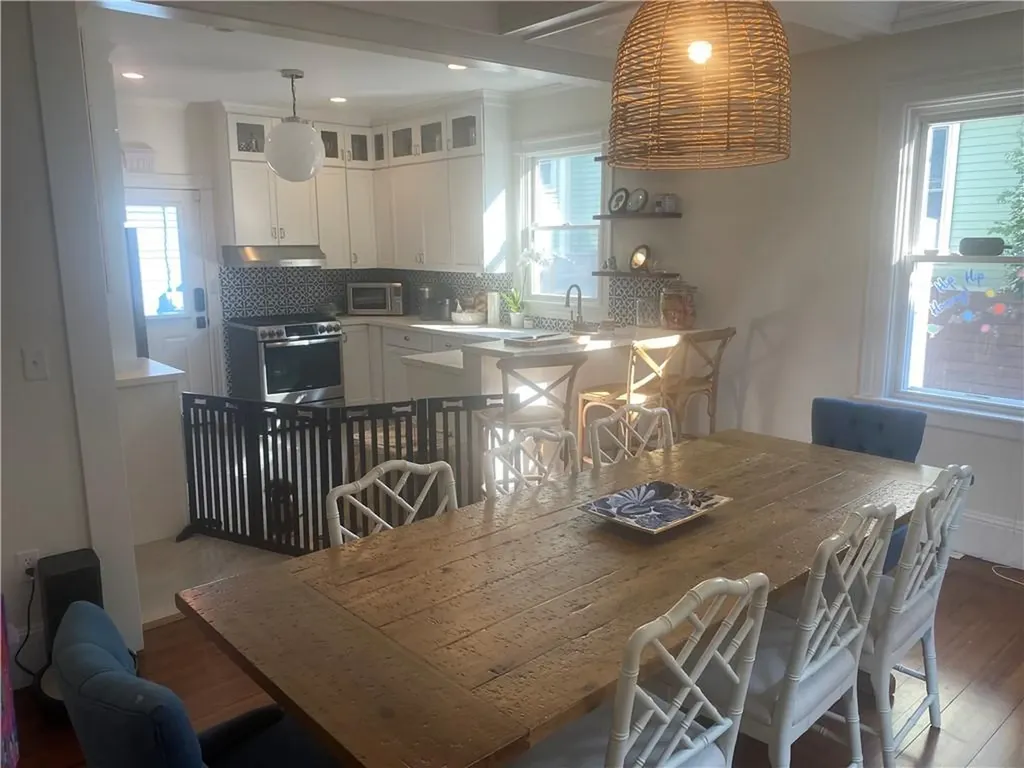 27 Mann Avenue Newport RI 02840