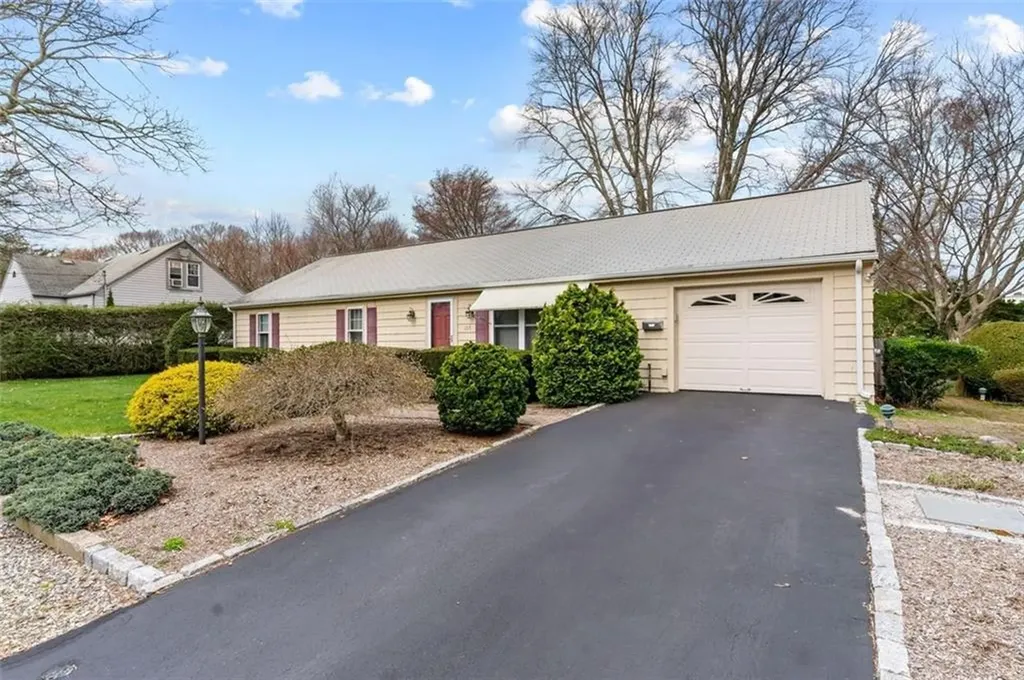 107 Harris Avenue West Warwick RI 02893