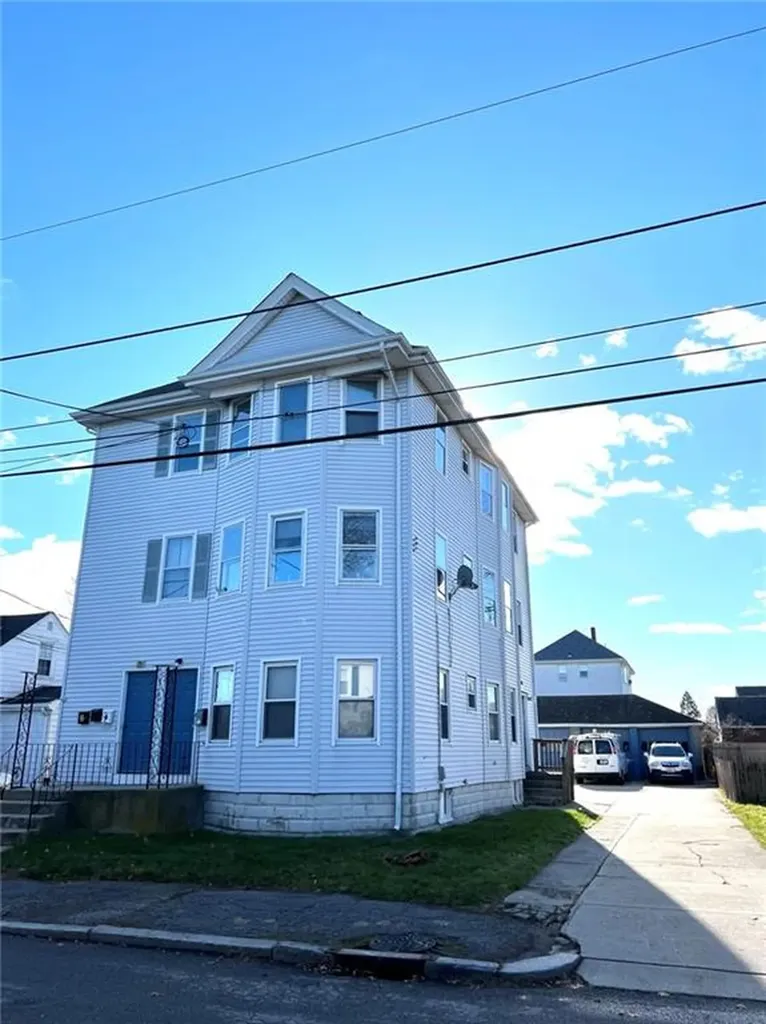 169 Hughes Avenue Pawtucket RI 02861