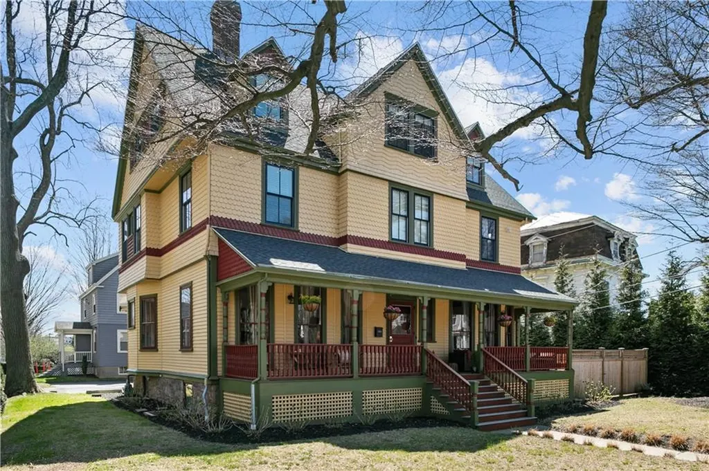 253 Broadway Newport RI 02840