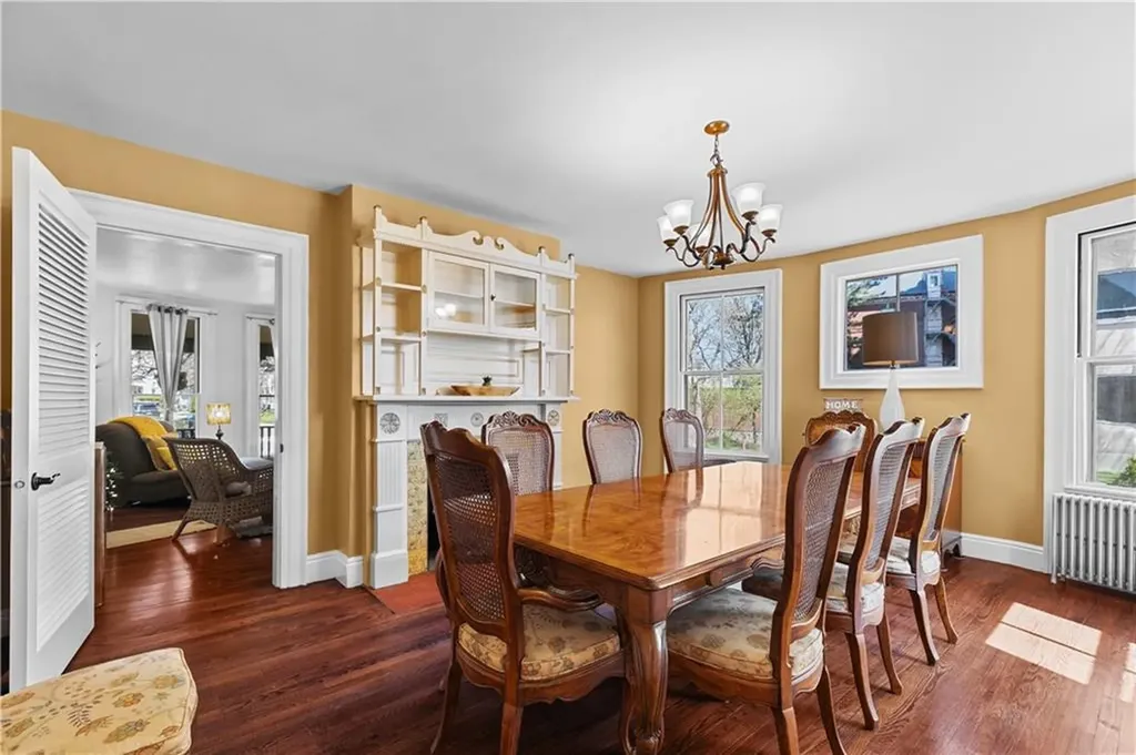 253 Broadway Newport RI 02840
