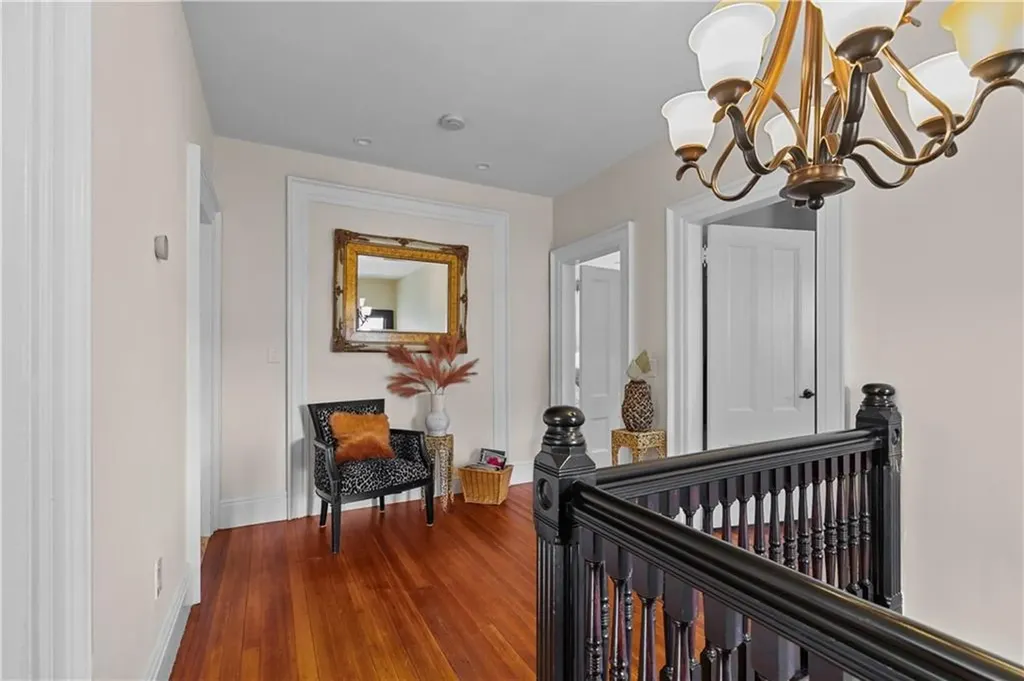 253 Broadway Newport RI 02840