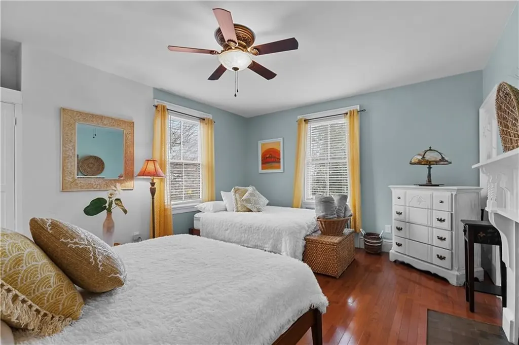253 Broadway Newport RI 02840