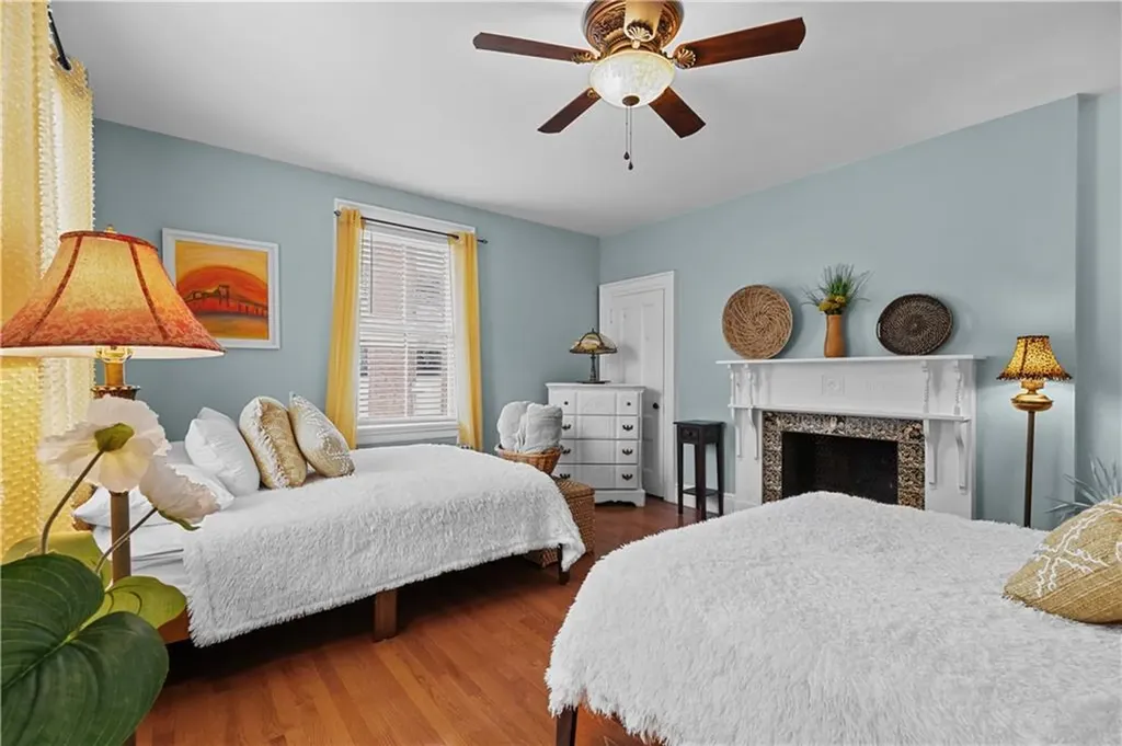 253 Broadway Newport RI 02840