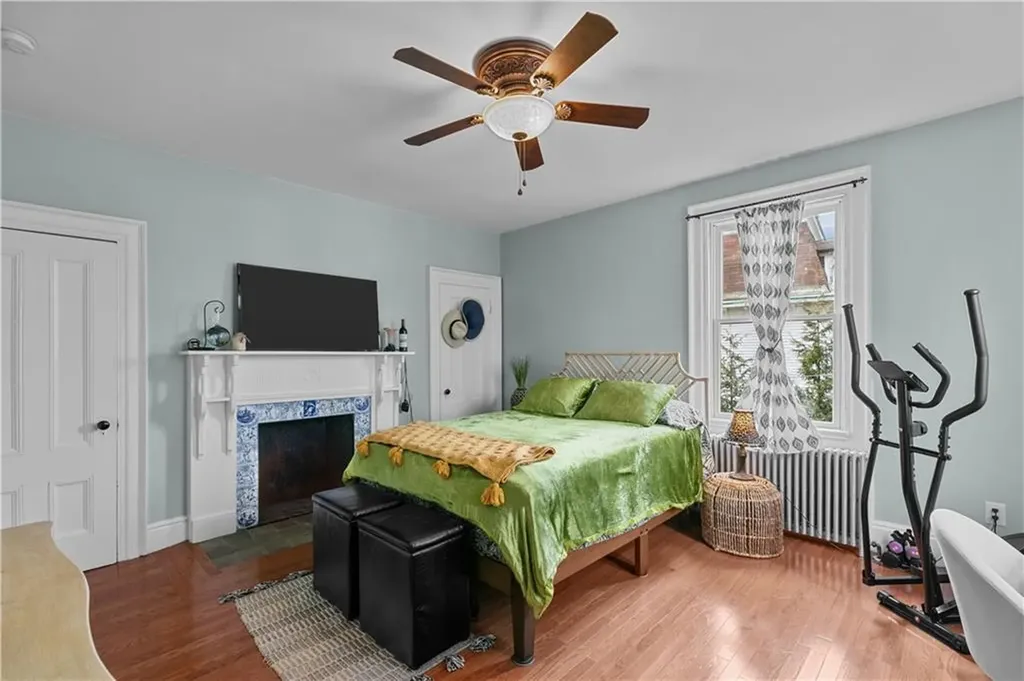 253 Broadway Newport RI 02840