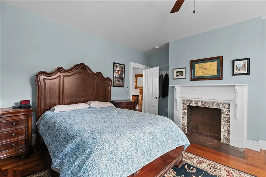 253 Broadway Newport RI 02840