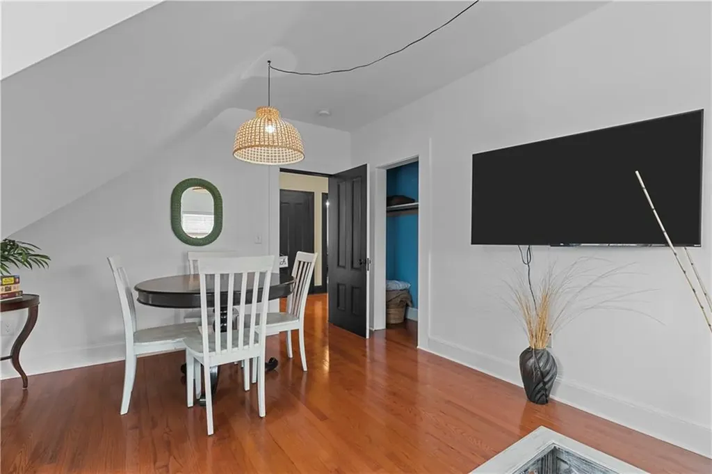 253 Broadway Newport RI 02840