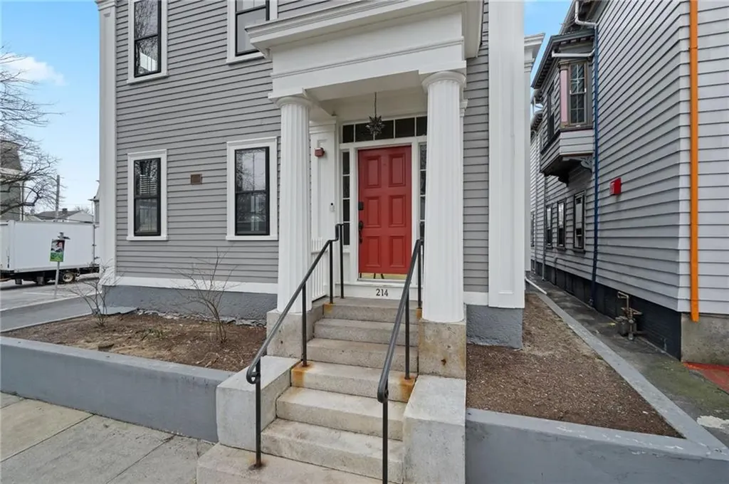 214 Broadway Providence RI 02903