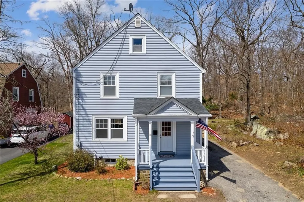 38 Woodland Court Lincoln RI 02865