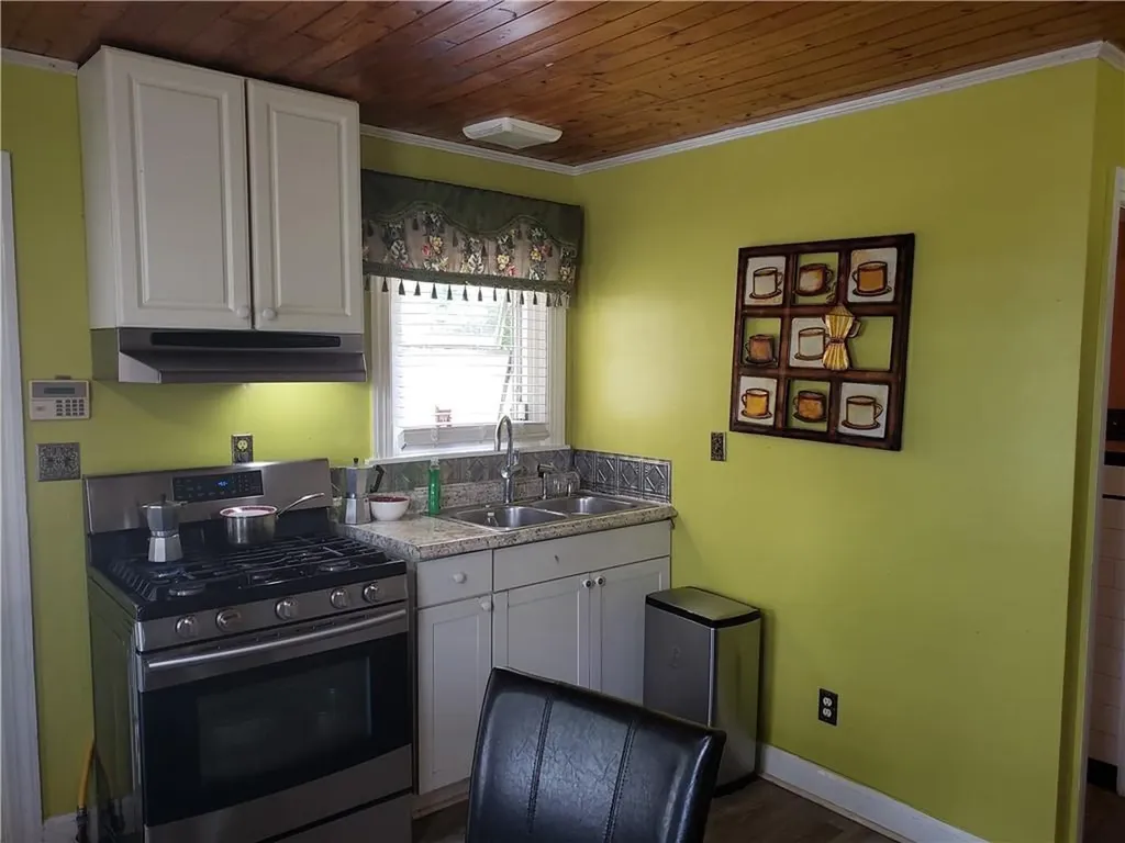 132 Carleton Street Providence RI 02908