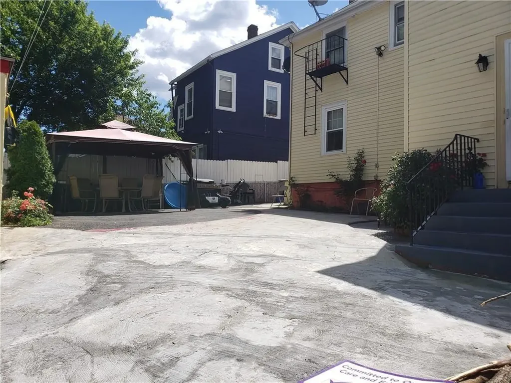 132 Carleton Street Providence RI 02908