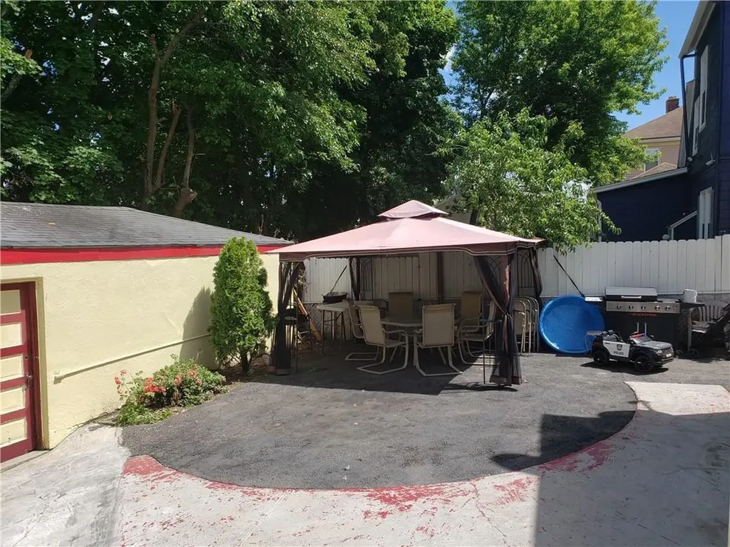 132 Carleton Street Providence RI 02908