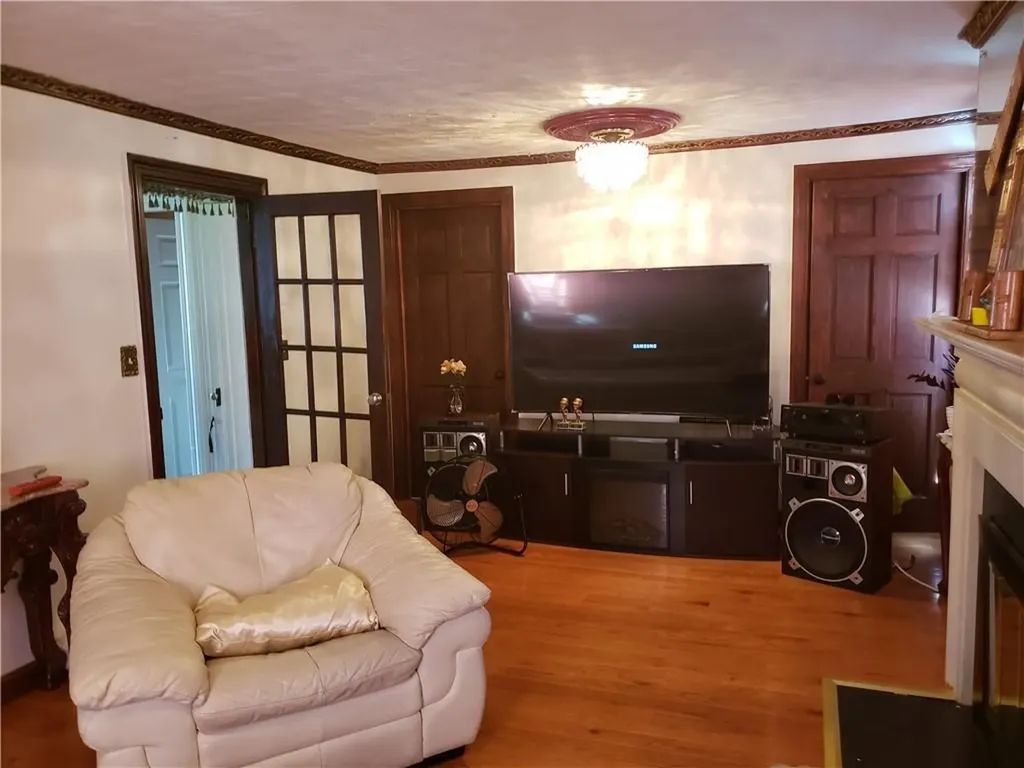 132 Carleton Street Providence RI 02908