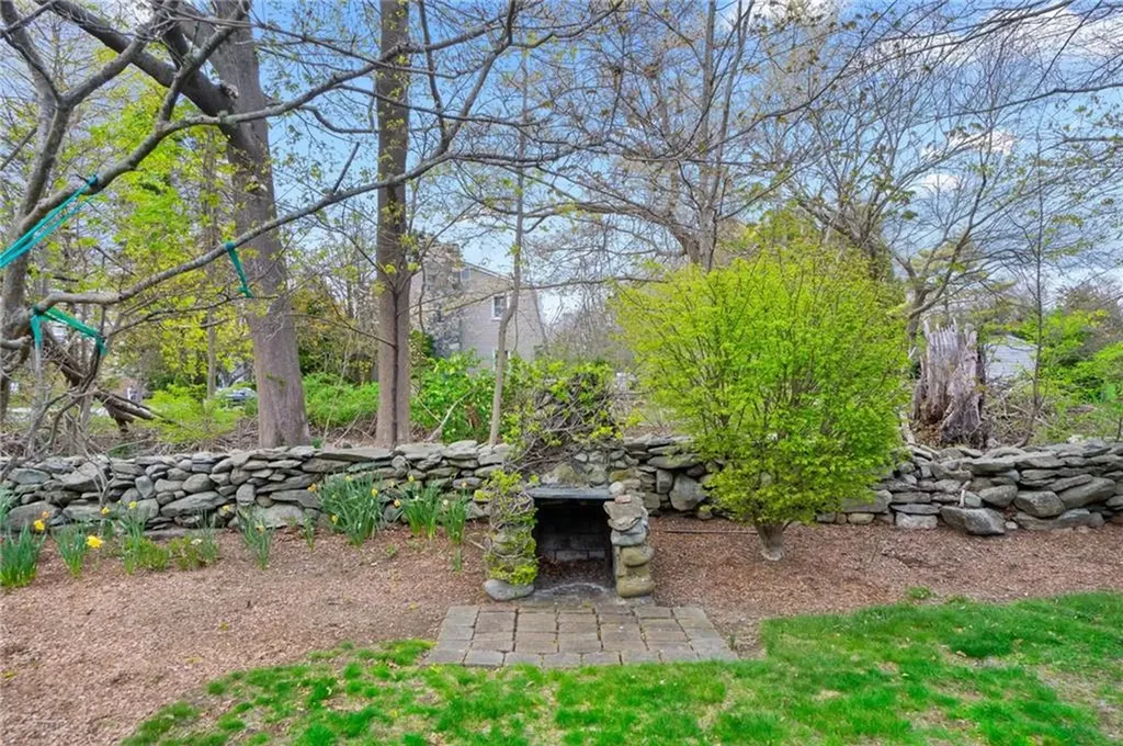 59 Greylock Road Bristol RI 02809