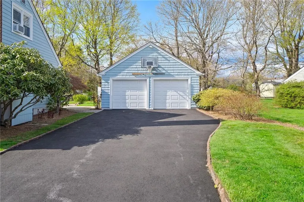 59 Greylock Road Bristol RI 02809