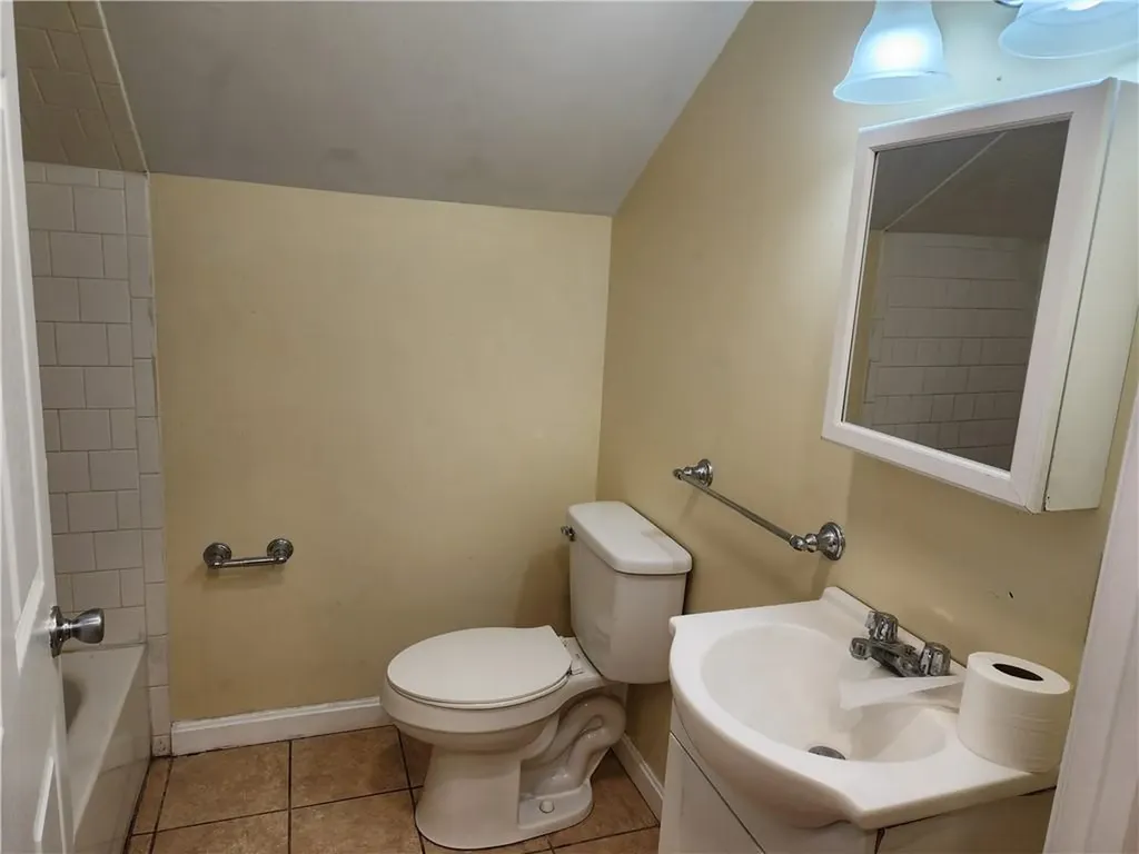53 Ninigret Avenue Providence RI 02907