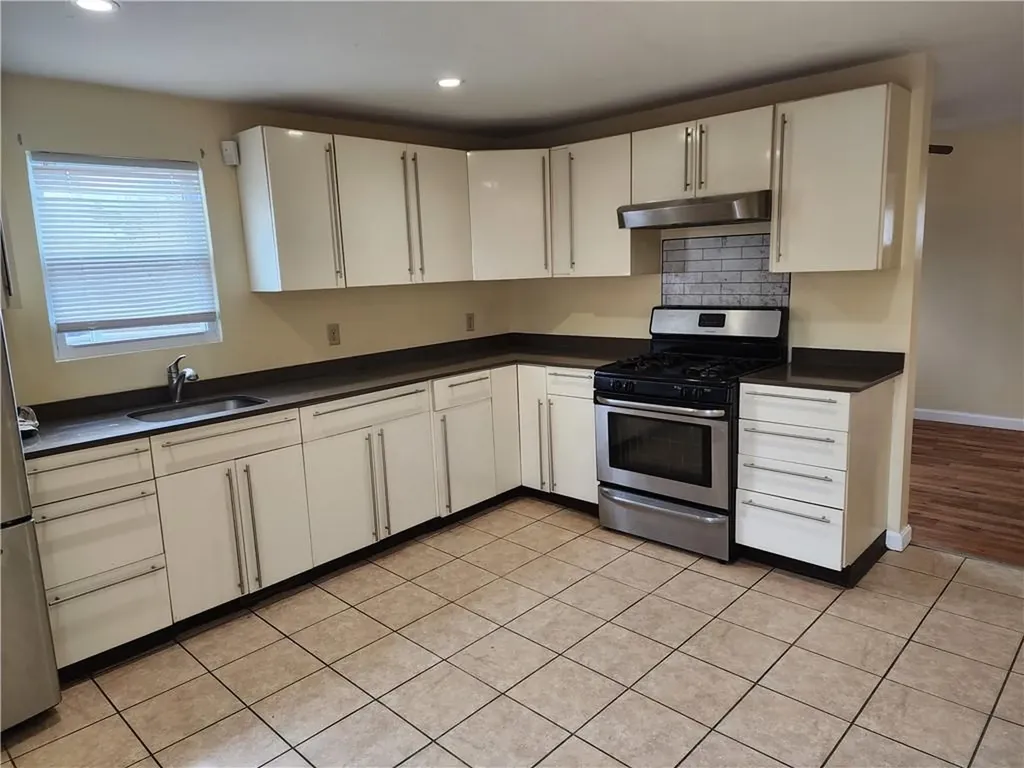 53 Ninigret Avenue Providence RI 02907