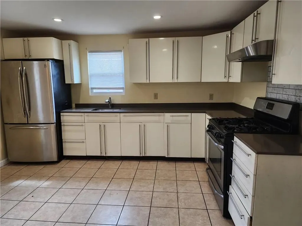 53 Ninigret Avenue Providence RI 02907