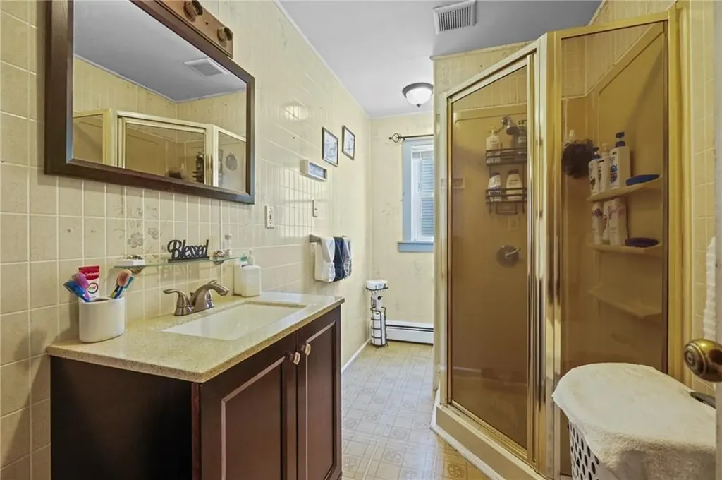 12 Gooding Street Pawtucket RI 02860