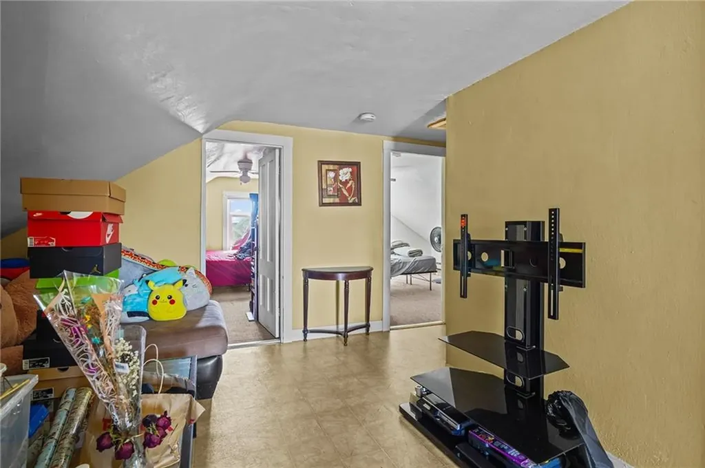 12 Gooding Street Pawtucket RI 02860