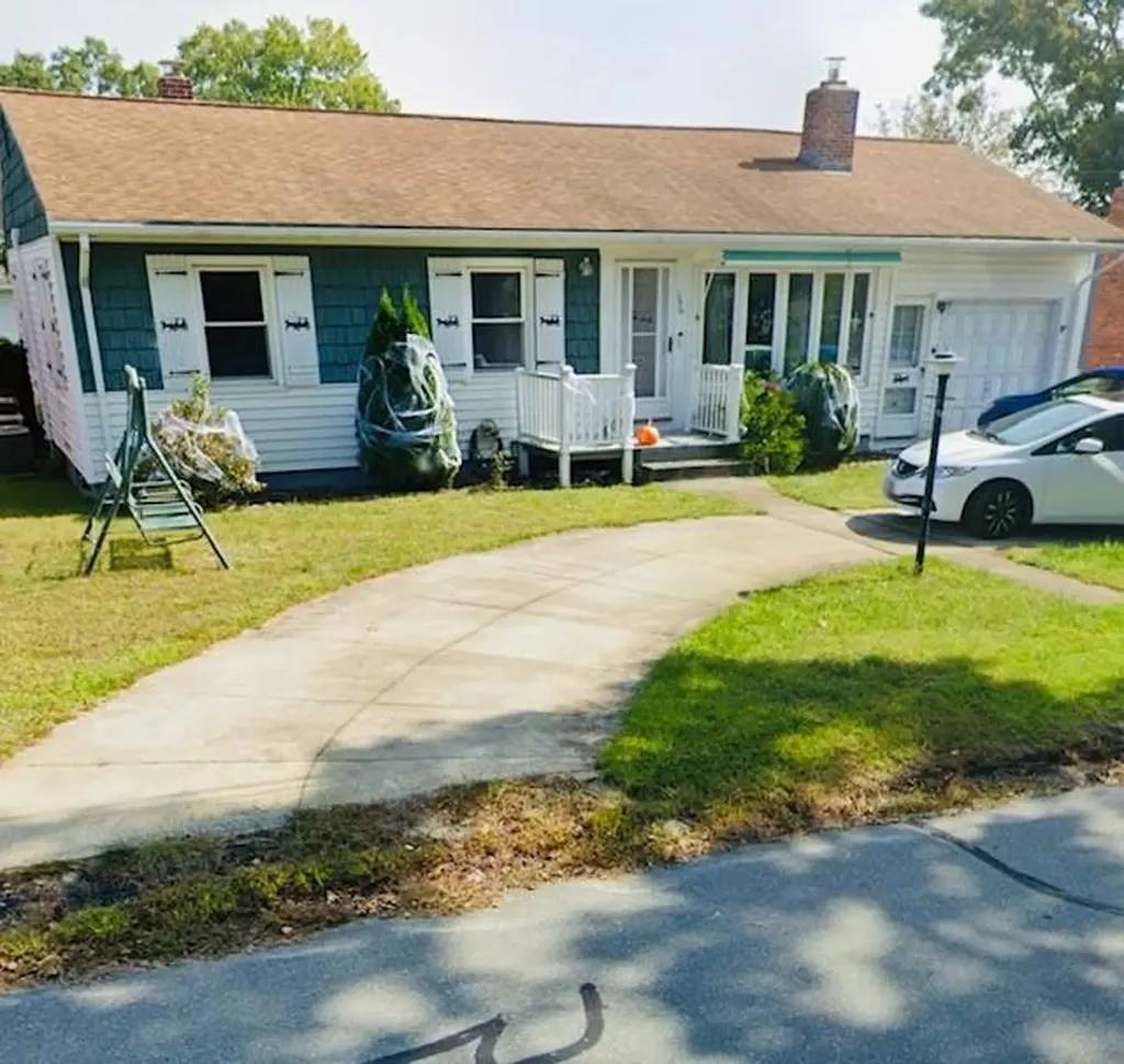 160 Pawtuxet Terrace West Warwick RI 02893