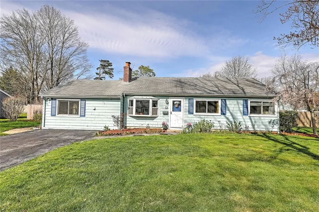 5 Congress Road Barrington RI 02806