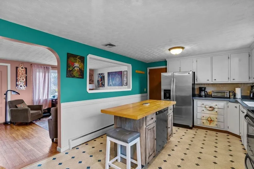 27 Field Avenue West Warwick RI 02893