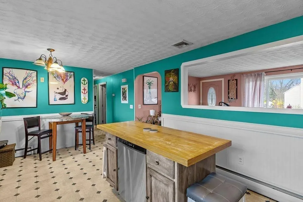 27 Field Avenue West Warwick RI 02893