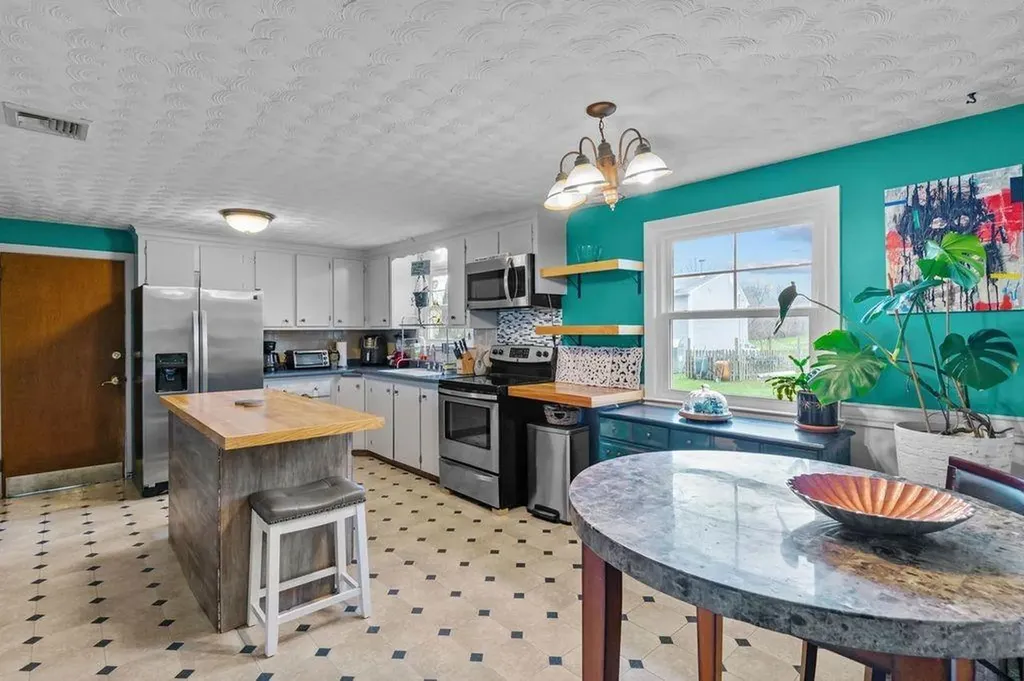 27 Field Avenue West Warwick RI 02893