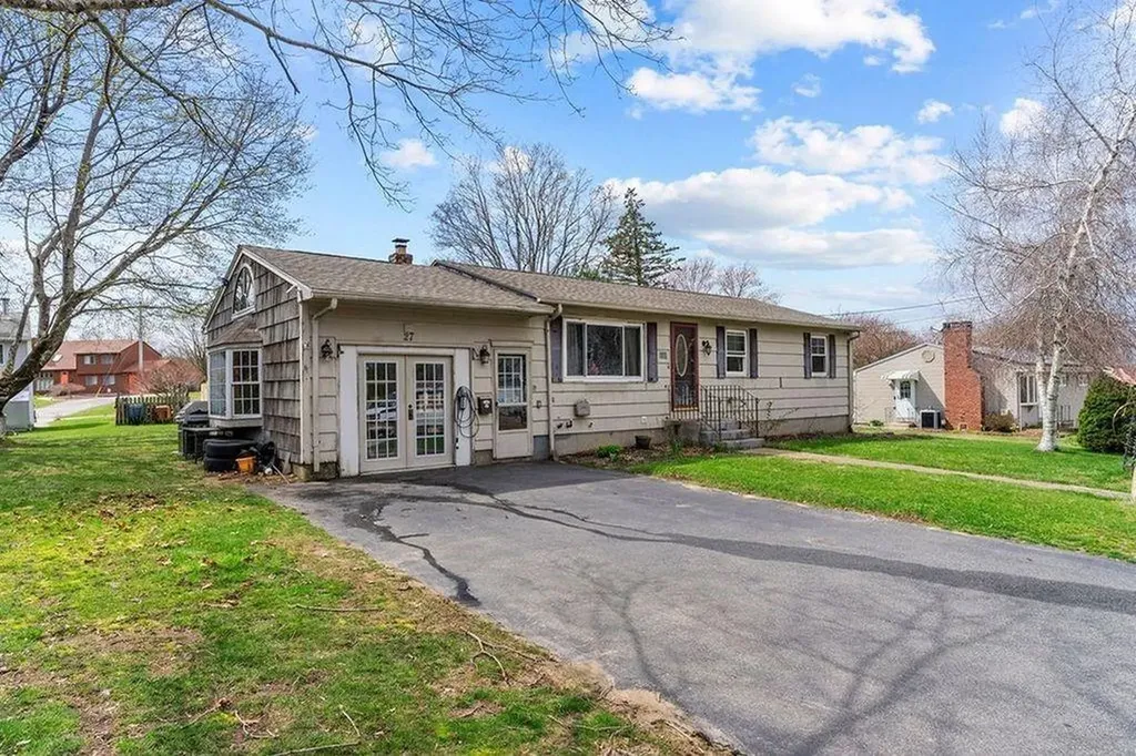 27 Field Avenue West Warwick RI 02893