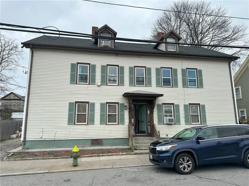39 Camden Avenue Providence RI 02908