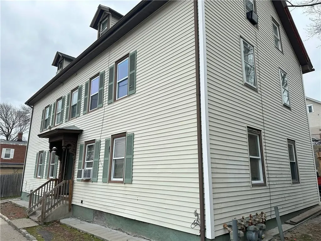 39 Camden Avenue Providence RI 02908