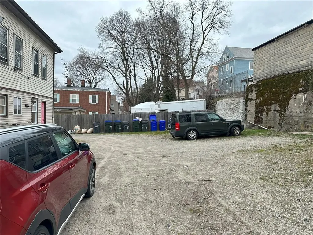 39 Camden Avenue Providence RI 02908