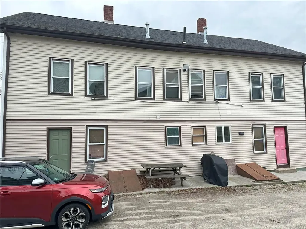 39 Camden Avenue Providence RI 02908
